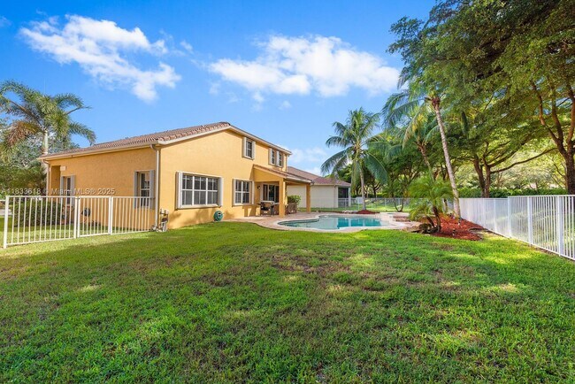 Building Photo - 4008 Staghorn Ln