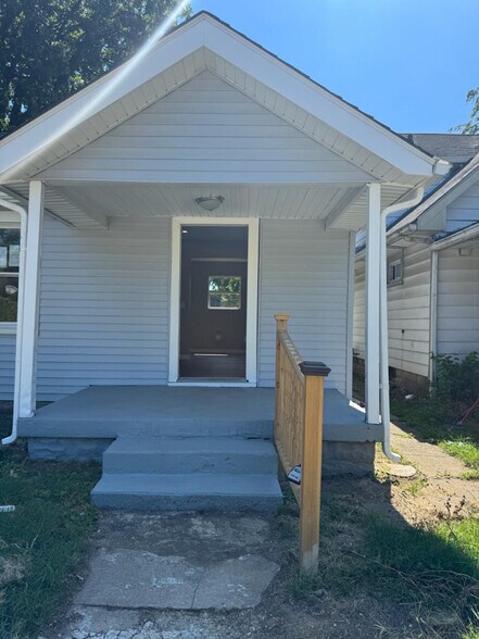 Building Photo - 1615 Lawton Ave