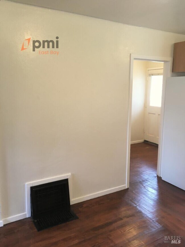 Building Photo - 5 Rodgers St