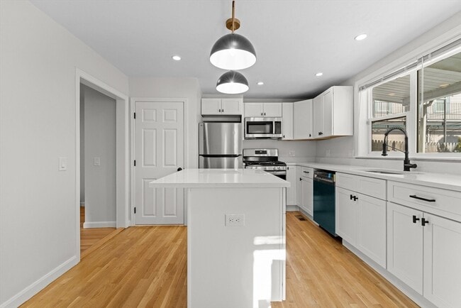 Building Photo - 9 Dexter St