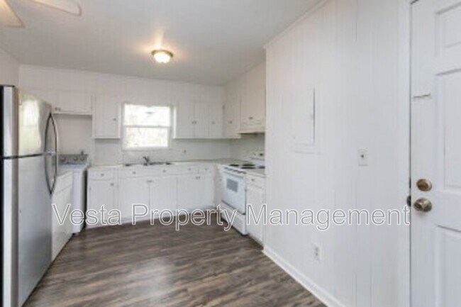 Building Photo - 130 Reems Creek Rd