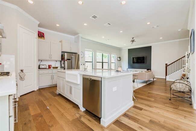 Building Photo - 4014 Woodhead St