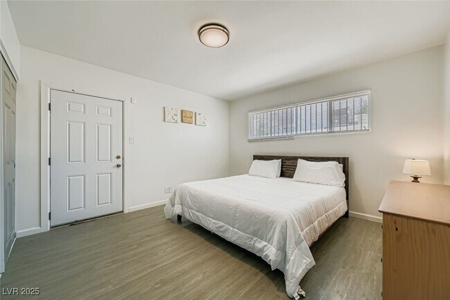Building Photo - 555 Canosa Ave