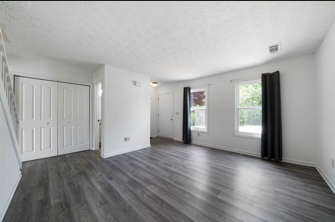 Building Photo - 3200 Duvall Pl NW