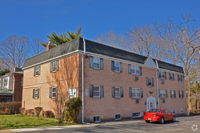 Primary Photo - 105 Lincoln St