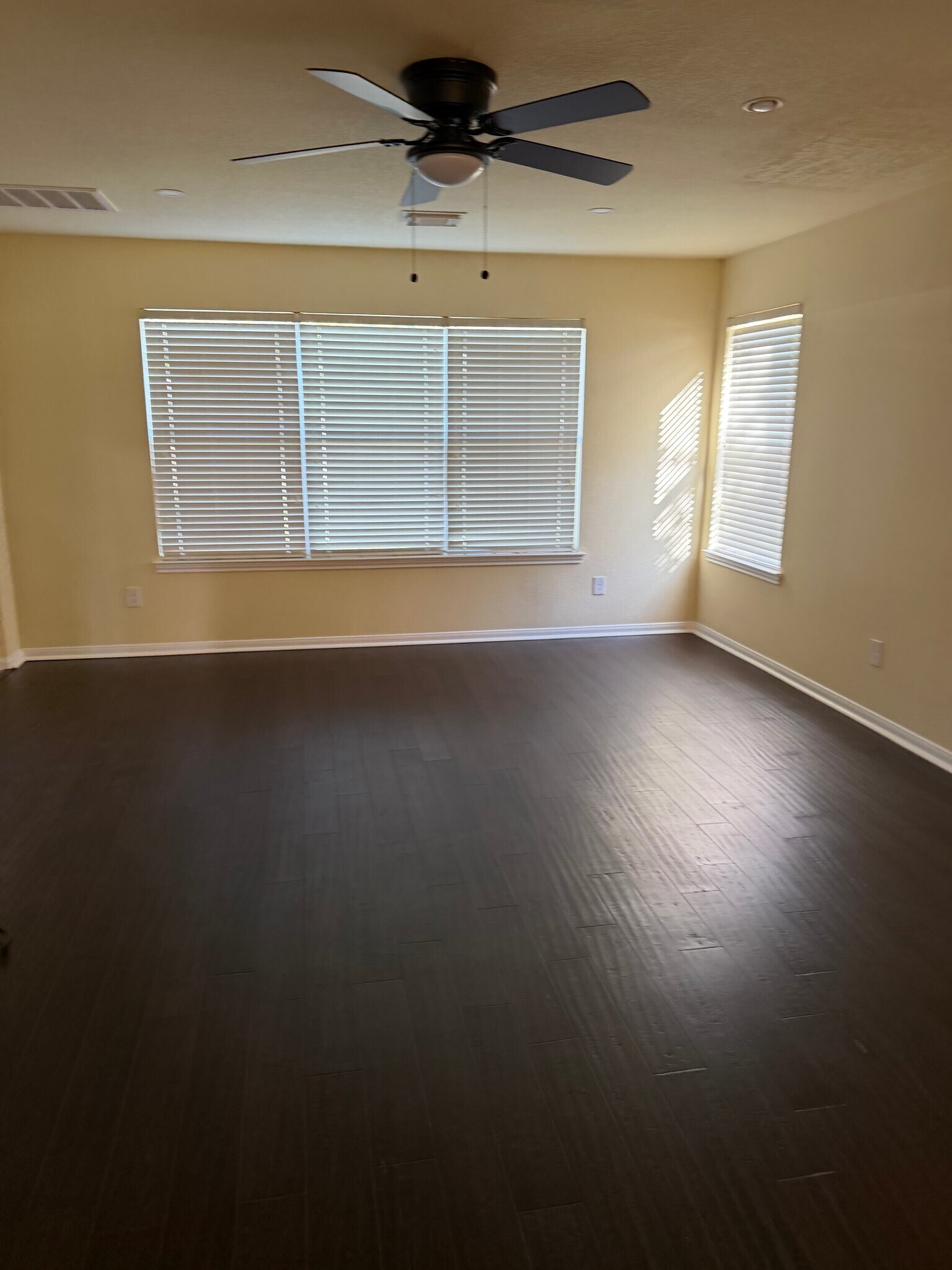 Building Photo - 3826 Silver Hawk Dr