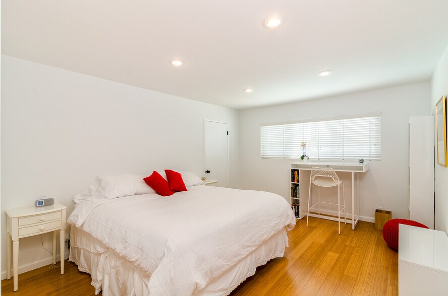 Building Photo - 22626 Pacific Coast Hwy