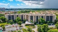 Building Photo - 2 bedroom in Miami FL 33179