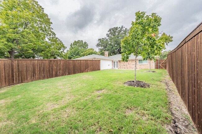 Building Photo - 1300 Potomac Dr