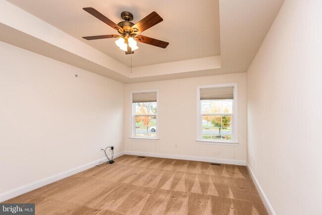 Building Photo - 3233 Meadow View Cir