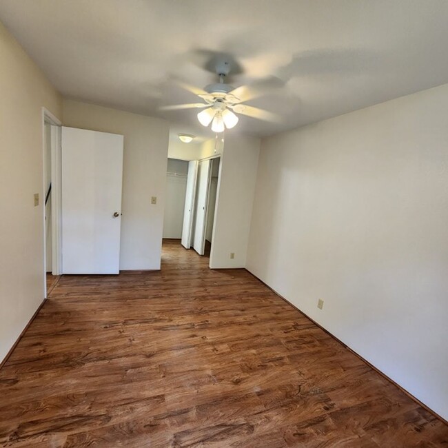 Building Photo - 2 bdrm 1.5 bath 2nd floor Southpointe at W...
