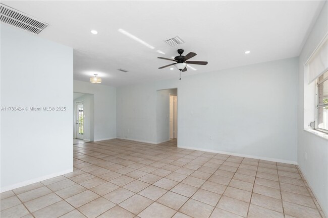 Building Photo - 1511 NW 85th Way