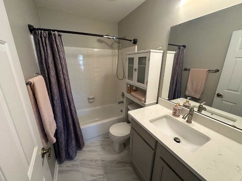 Building Photo - 9129 Kings Canyon Dr