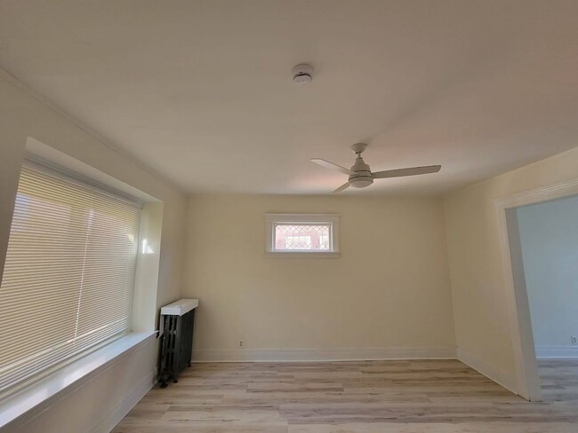 Building Photo - EAST SIDE 4 BEDROOM SECTION 8 AVAILABLE!!!