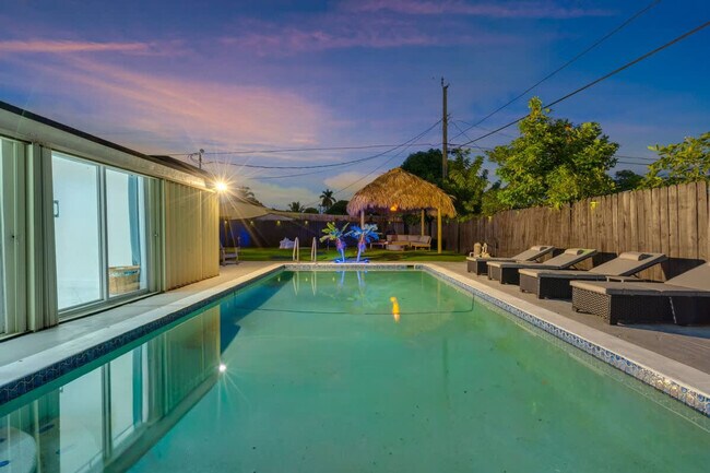 Building Photo - 18715 NW 10th Ct