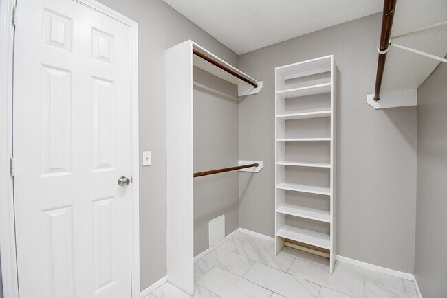 Building Photo - 6318 Faulkner Ridge Dr