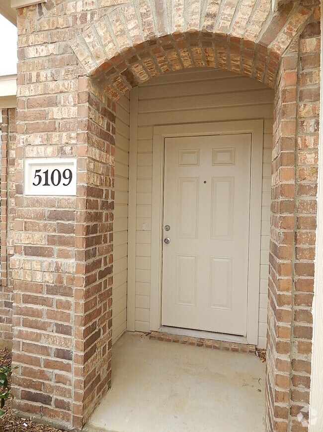 Building Photo - ***Pre-Marketing*** Stylish 4-Bedroom Home...