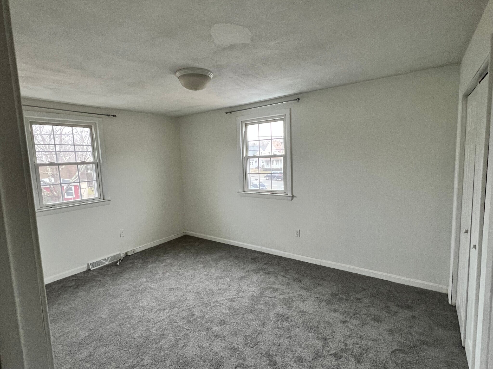 Building Photo - 10 Whiting Way