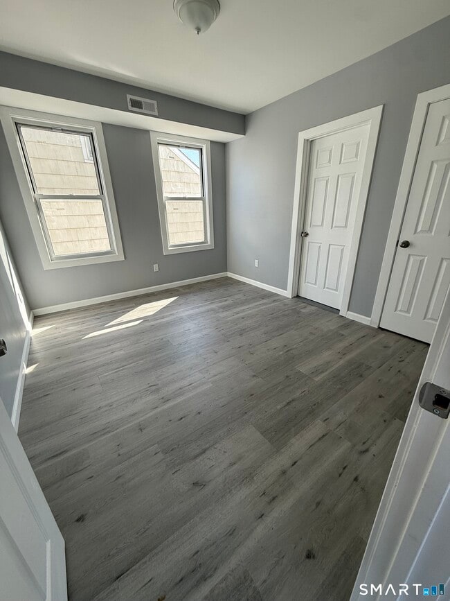 Building Photo - 1637 South Ave