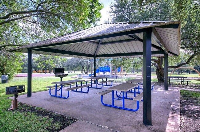 Building Photo - 1519 Hawk Dr