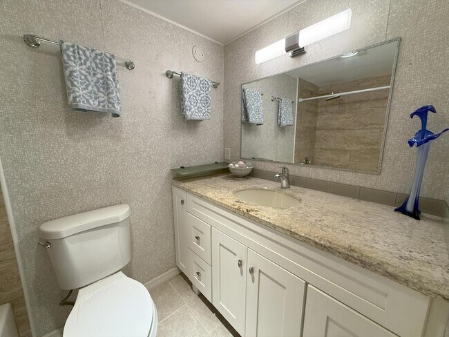 Building Photo - 28 Ventnor Dr