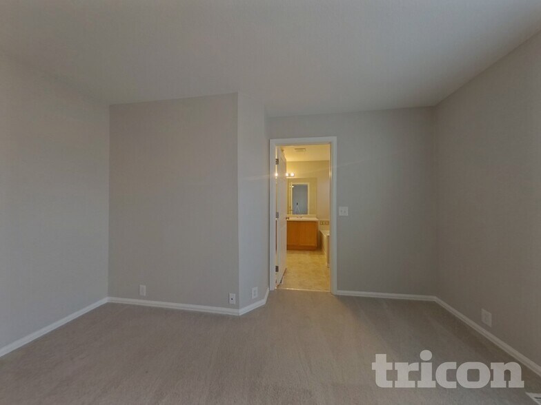 Building Photo - 15316 E 99th Pl