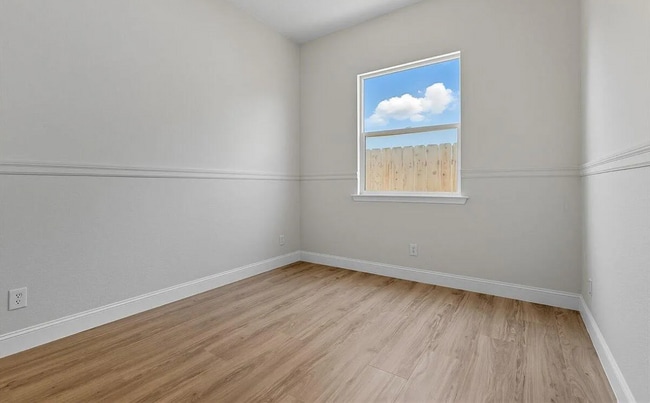 Building Photo - 1277 Paradise Loop