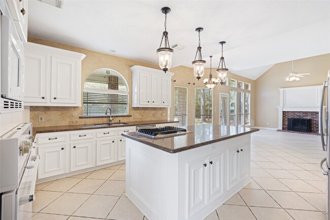 Building Photo - 13135 Finch Brook Dr