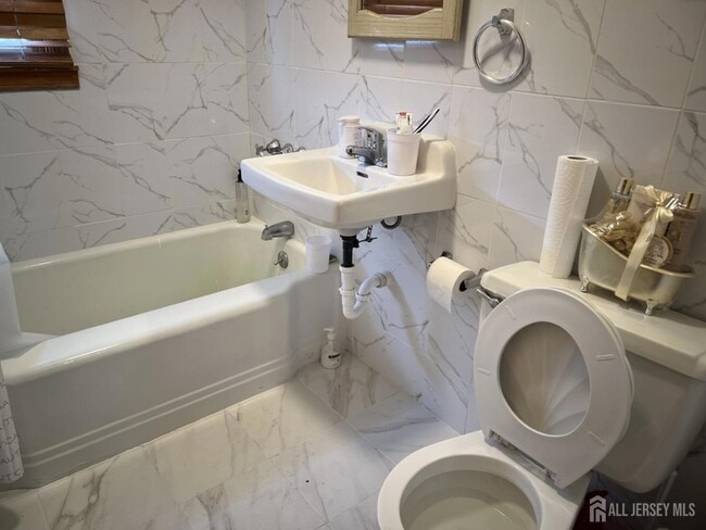 Building Photo - 30 Cypress St