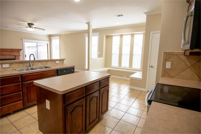 Building Photo - 10960 Hawks Landing Rd