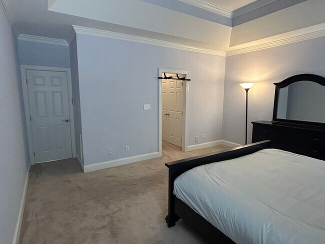 Building Photo - 4 Bed | 2.5 Bath House in Morrisville with...