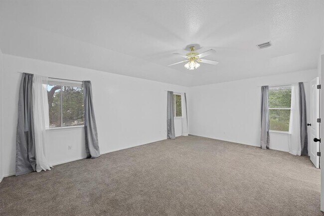 Building Photo - 4433 Chickasaw Ct