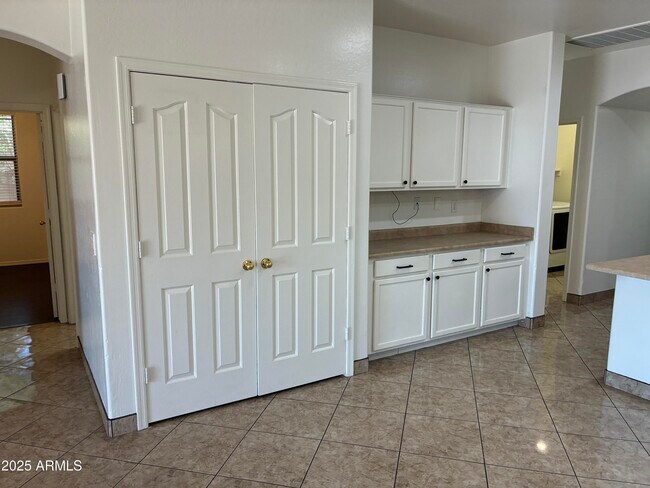 Building Photo - 24775 W Dove Trail