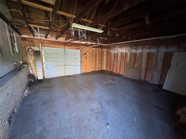 Building Photo - 115 Carter St