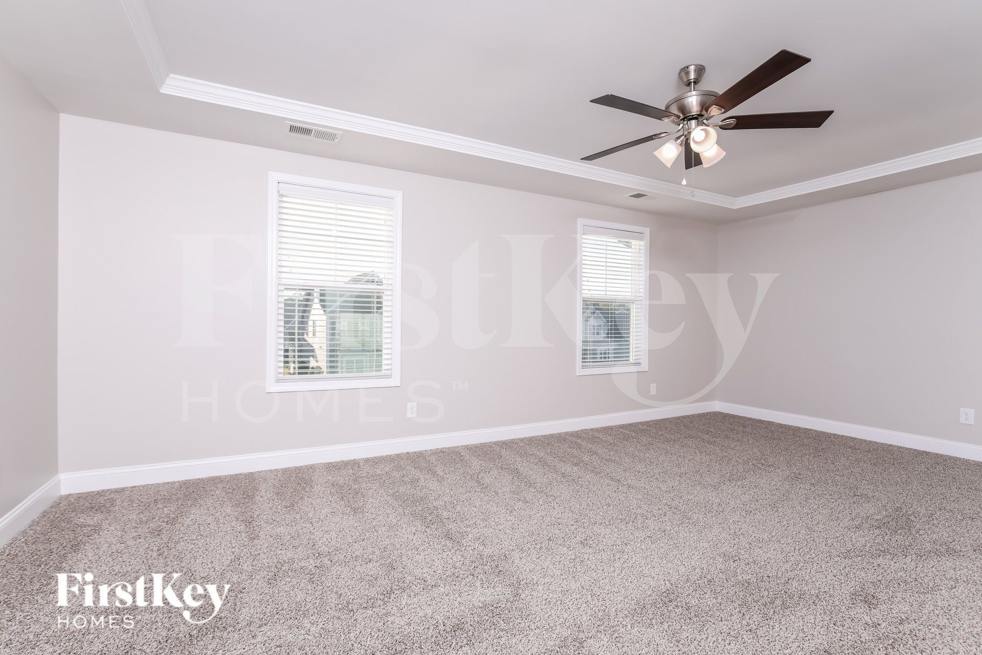 Building Photo - 499 Royal Oak Ln