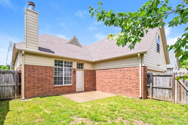 Building Photo - 1128 Averett Ln