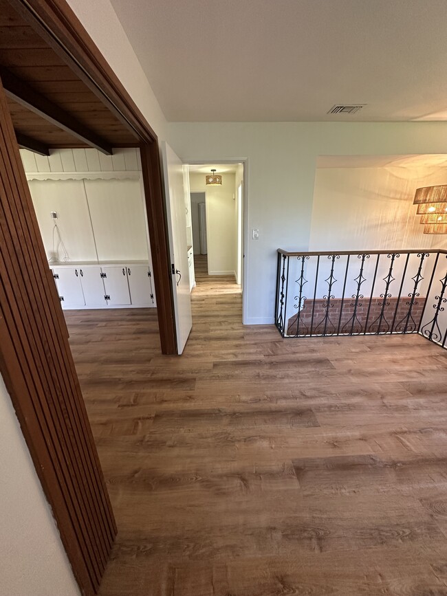 Building Photo - 4370 Calavo Dr