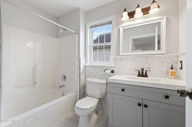 Building Photo - 36 Main St