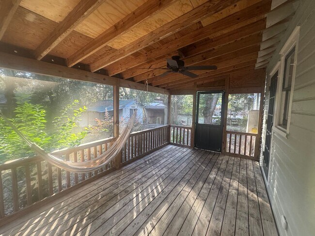 Building Photo - Beautifully Kept Historic Home!!