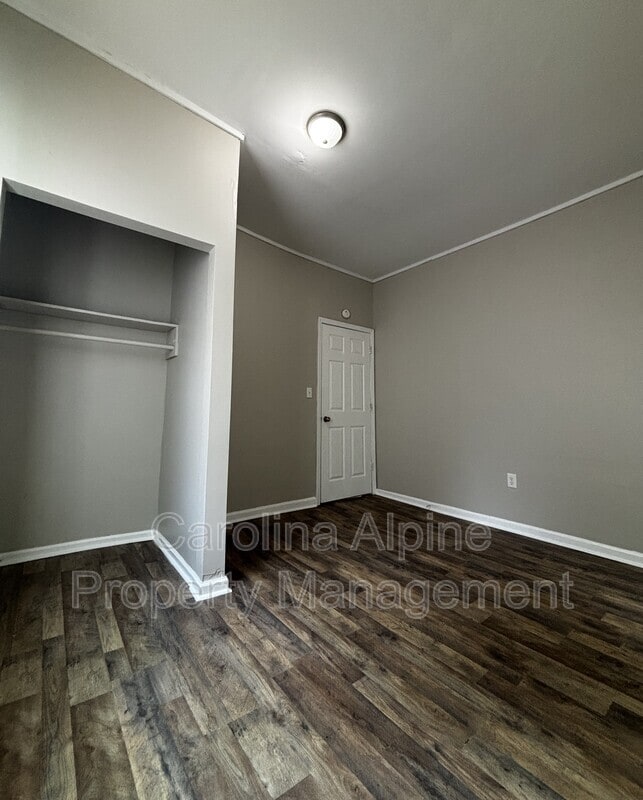 Building Photo - 1601 Collinston Dr