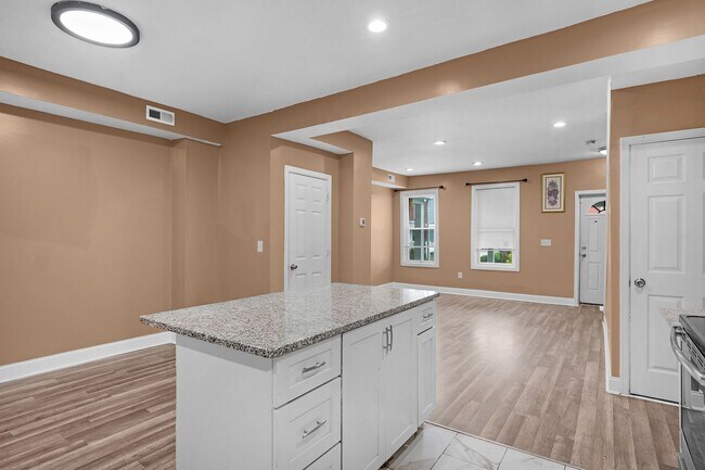 Building Photo - 3003 W Garrison Ave