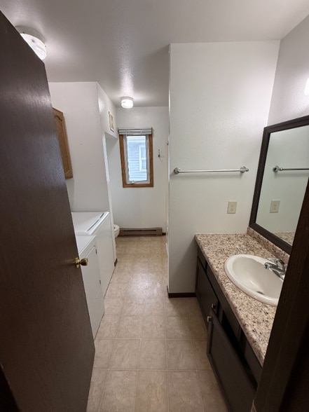 Building Photo - 716 Great Plains Ct