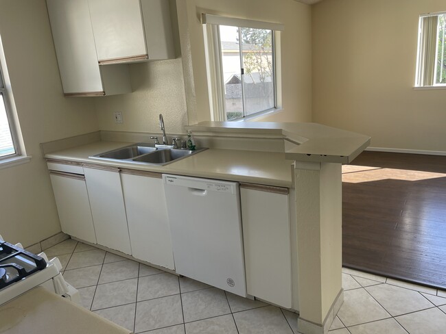 Building Photo - 7642-7652 Crescent Ave