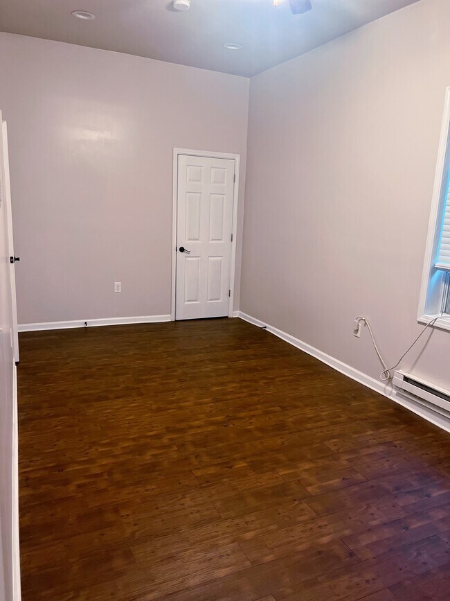 Building Photo - 1333 Saint Johns Ln