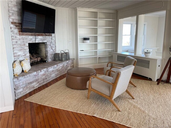 Building Photo - 23 Soundview Dr