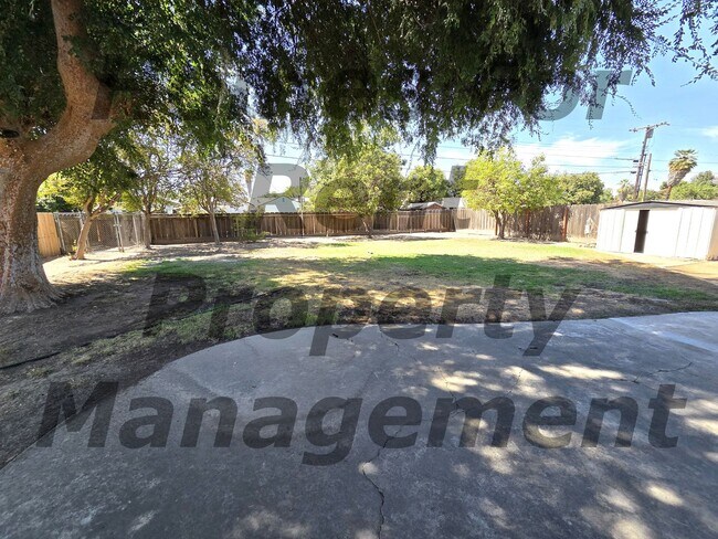 Building Photo - 669 W Kanai Ave
