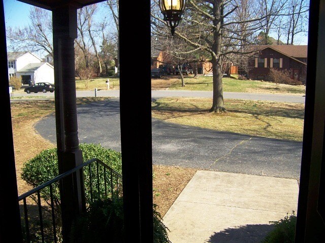 Building Photo - 3925 Halehaven Dr