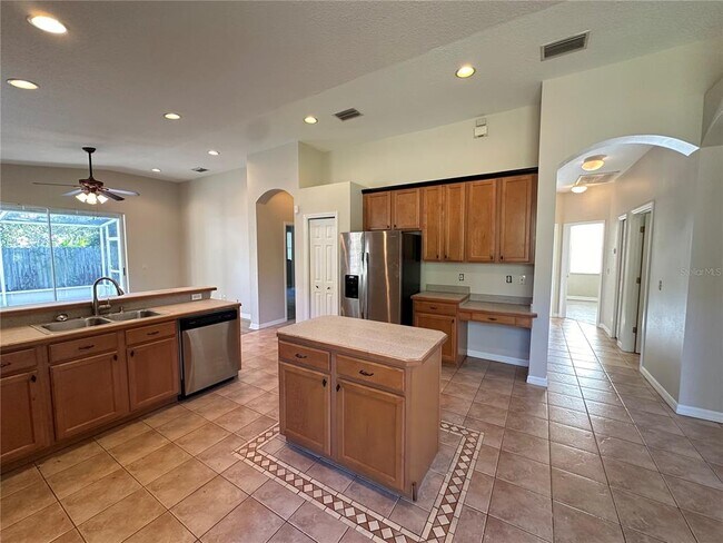 Building Photo - 8037 Moccasin Trail Dr