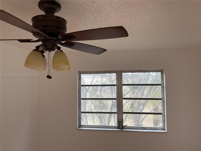 Building Photo - 301 Cambridge Rd