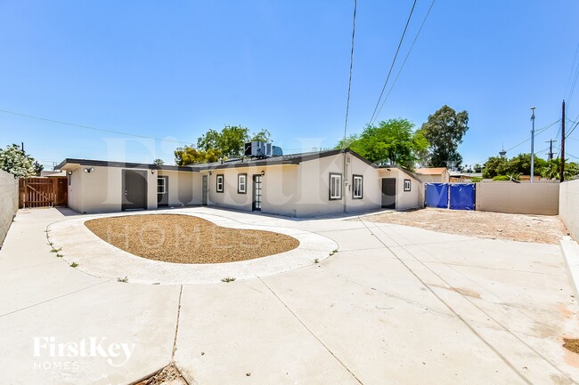 Building Photo - 1801 Canosa Ave